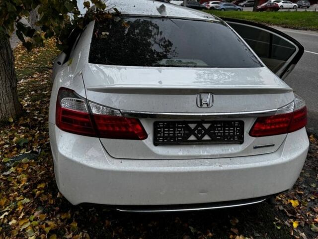 Белый Хонда Аккорд, объемом двигателя 2 л и пробегом 210 тыс. км за 6900 $, фото 2 на Automoto.ua