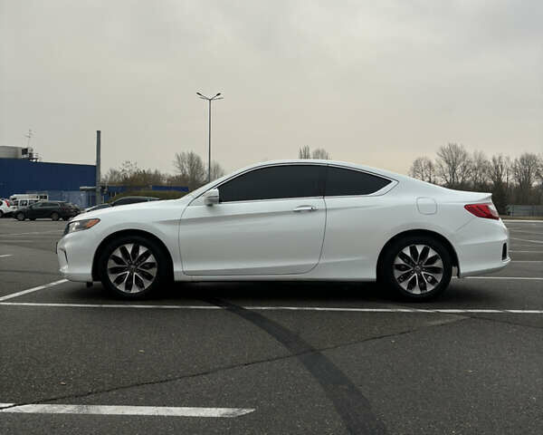 Белый Хонда Аккорд, объемом двигателя 2.36 л и пробегом 180 тыс. км за 13000 $, фото 7 на Automoto.ua