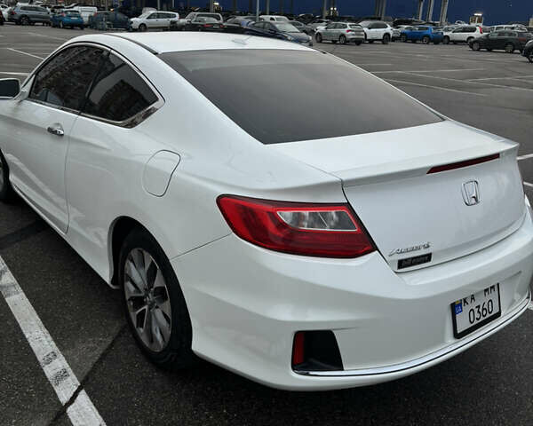 Белый Хонда Аккорд, объемом двигателя 2.36 л и пробегом 180 тыс. км за 13000 $, фото 21 на Automoto.ua