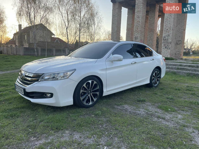 Белый Хонда Аккорд, объемом двигателя 2.4 л и пробегом 76 тыс. км за 16700 $, фото 10 на Automoto.ua