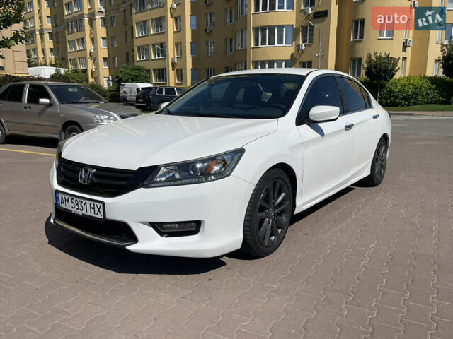 Белый Хонда Аккорд, объемом двигателя 2.4 л и пробегом 180 тыс. км за 11800 $, фото 3 на Automoto.ua