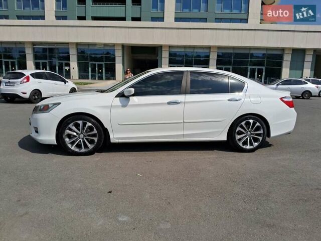 Білий Хонда Аккорд, об'ємом двигуна 2.4 л та пробігом 126 тис. км за 12500 $, фото 9 на Automoto.ua