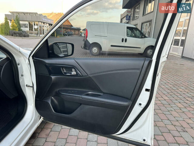 Білий Хонда Аккорд, об'ємом двигуна 2.4 л та пробігом 163 тис. км за 12850 $, фото 46 на Automoto.ua