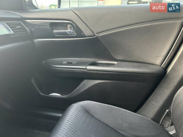 Білий Хонда Аккорд, об'ємом двигуна 2.4 л та пробігом 146 тис. км за 12750 $, фото 17 на Automoto.ua