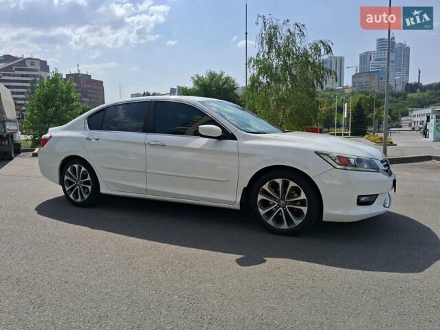 Білий Хонда Аккорд, об'ємом двигуна 2.4 л та пробігом 126 тис. км за 12500 $, фото 7 на Automoto.ua