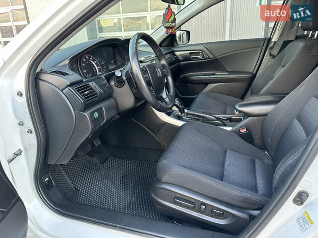 Білий Хонда Аккорд, об'ємом двигуна 2.4 л та пробігом 163 тис. км за 12850 $, фото 18 на Automoto.ua