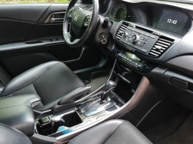 Хонда Аккорд 2015 в Ужгороде на Automoto.ua Белый Хонда Аккорд, объемом двигателя 2.4 л и пробегом 156 тыс. км за 13500 $, фото 16 на Automoto.ua