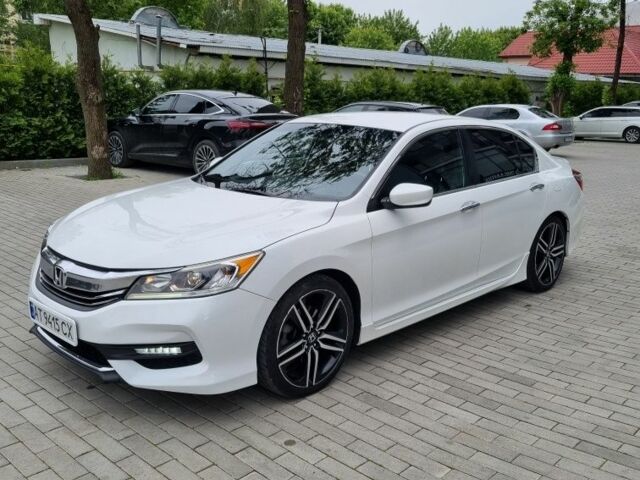 Хонда Аккорд 2015 в Ужгороде на Automoto.ua Белый Хонда Аккорд, объемом двигателя 2.4 л и пробегом 156 тыс. км за 13500 $, фото 1 на Automoto.ua