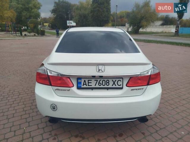 Хонда Аккорд 2015 в Каменское - Днепродзержинск на Automoto.ua Белый Хонда Аккорд, объемом двигателя 2.36 л и пробегом 204 тыс. км за 12500 $, фото 7 на Automoto.ua