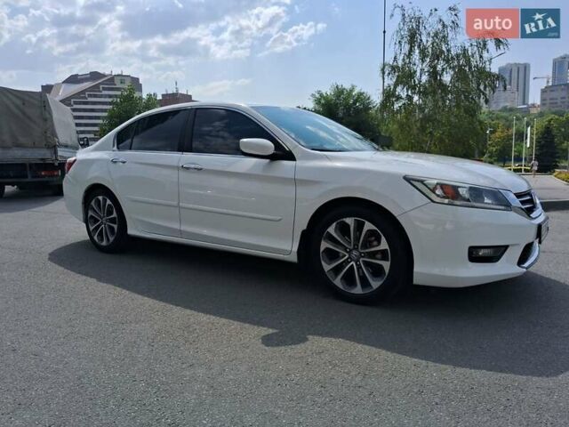 Білий Хонда Аккорд, об'ємом двигуна 2.4 л та пробігом 126 тис. км за 12500 $, фото 17 на Automoto.ua