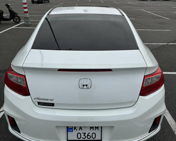 Белый Хонда Аккорд, объемом двигателя 2.36 л и пробегом 180 тыс. км за 13000 $, фото 18 на Automoto.ua