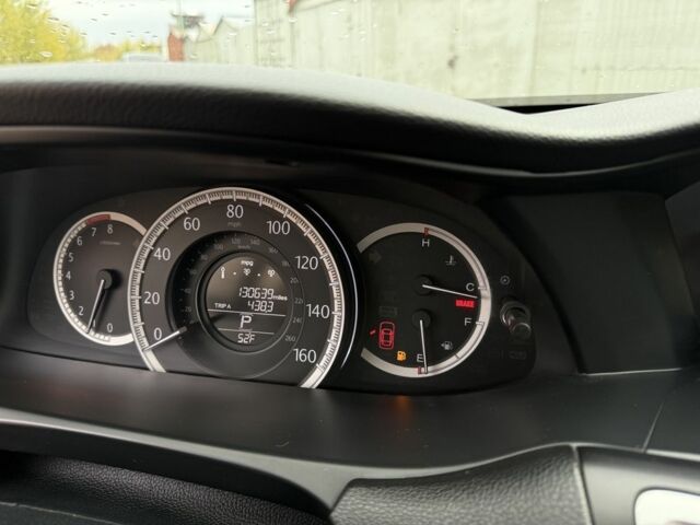 Білий Хонда Аккорд, об'ємом двигуна 2.4 л та пробігом 200 тис. км за 11300 $, фото 7 на Automoto.ua