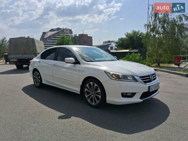 Білий Хонда Аккорд, об'ємом двигуна 2.4 л та пробігом 126 тис. км за 12500 $, фото 2 на Automoto.ua