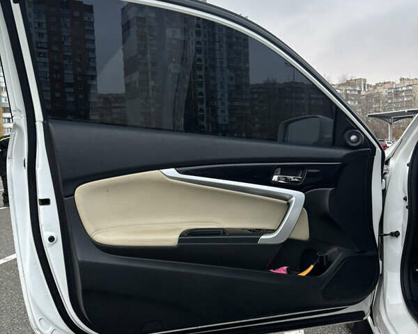 Белый Хонда Аккорд, объемом двигателя 2.36 л и пробегом 180 тыс. км за 13000 $, фото 36 на Automoto.ua