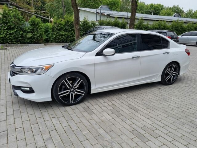 Хонда Аккорд 2015 в Ужгороде на Automoto.ua Белый Хонда Аккорд, объемом двигателя 2.4 л и пробегом 156 тыс. км за 13500 $, фото 2 на Automoto.ua