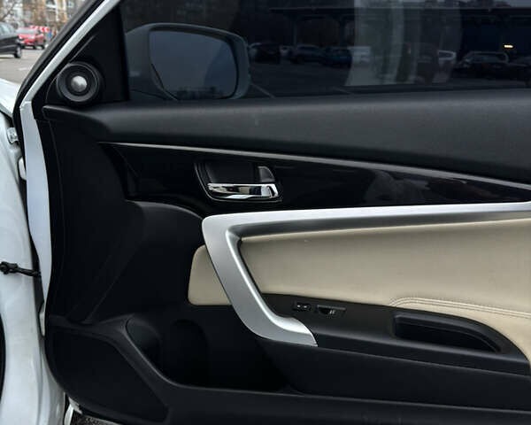 Белый Хонда Аккорд, объемом двигателя 2.36 л и пробегом 180 тыс. км за 13000 $, фото 45 на Automoto.ua