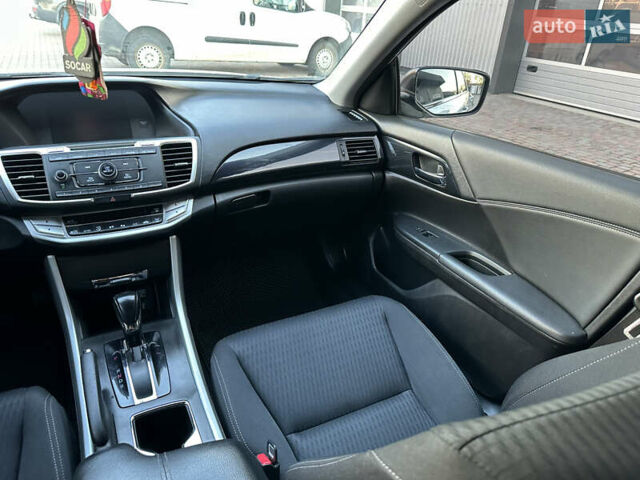 Білий Хонда Аккорд, об'ємом двигуна 2.4 л та пробігом 163 тис. км за 12850 $, фото 41 на Automoto.ua