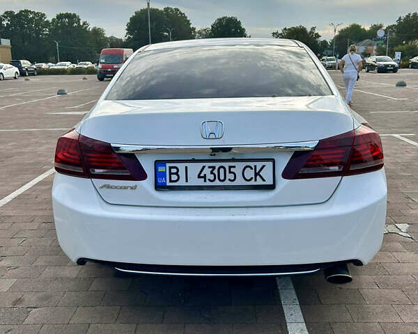 Белый Хонда Аккорд, объемом двигателя 2.36 л и пробегом 190 тыс. км за 11000 $, фото 6 на Automoto.ua