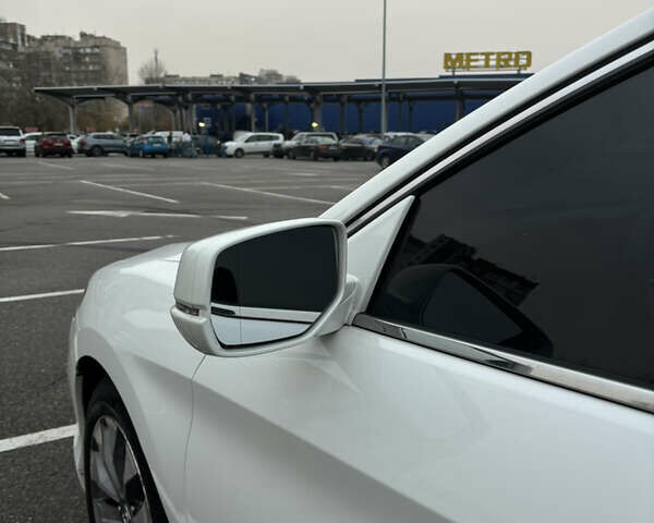 Белый Хонда Аккорд, объемом двигателя 2.36 л и пробегом 180 тыс. км за 13000 $, фото 29 на Automoto.ua