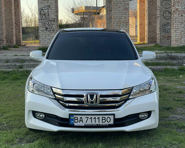 Белый Хонда Аккорд, объемом двигателя 2.4 л и пробегом 76 тыс. км за 16700 $, фото 1 на Automoto.ua