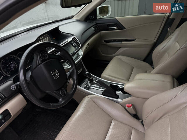 Білий Хонда Аккорд, об'ємом двигуна 2.36 л та пробігом 200 тис. км за 11300 $, фото 10 на Automoto.ua