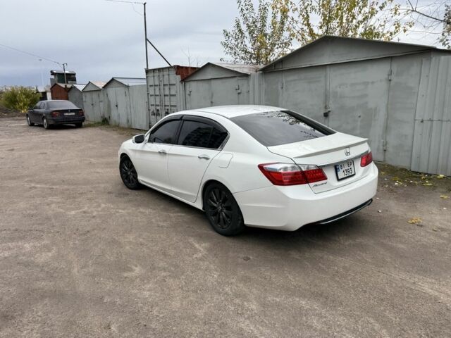 Білий Хонда Аккорд, об'ємом двигуна 2.4 л та пробігом 200 тис. км за 11300 $, фото 1 на Automoto.ua