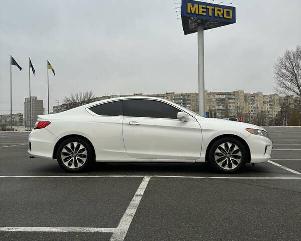 Белый Хонда Аккорд, объемом двигателя 2.36 л и пробегом 180 тыс. км за 13000 $, фото 3 на Automoto.ua