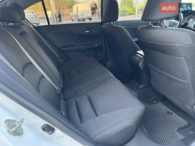 Білий Хонда Аккорд, об'ємом двигуна 2.4 л та пробігом 163 тис. км за 12850 $, фото 36 на Automoto.ua