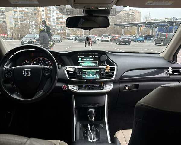 Белый Хонда Аккорд, объемом двигателя 2.36 л и пробегом 180 тыс. км за 13000 $, фото 68 на Automoto.ua