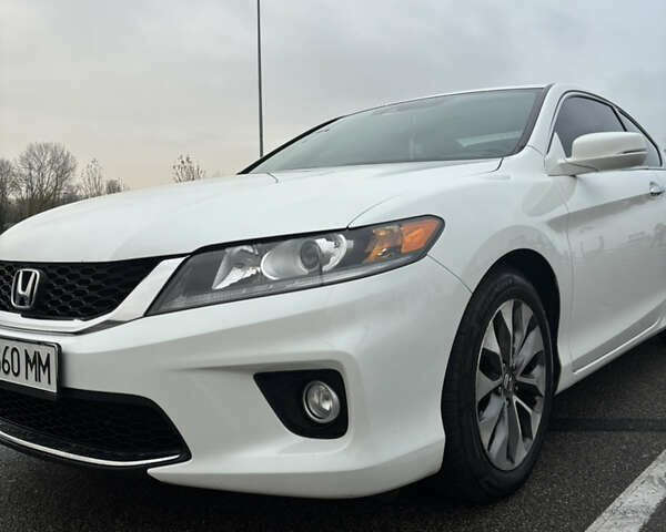 Белый Хонда Аккорд, объемом двигателя 2.36 л и пробегом 180 тыс. км за 13000 $, фото 9 на Automoto.ua