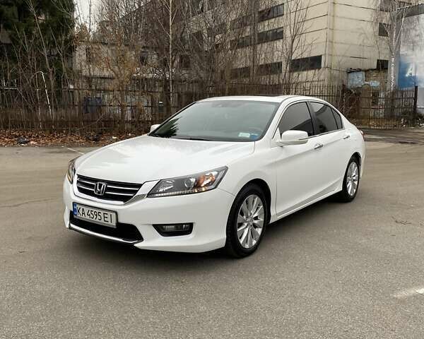 Білий Хонда Аккорд, об'ємом двигуна 2.35 л та пробігом 159 тис. км за 15000 $, фото 4 на Automoto.ua