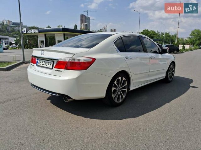 Білий Хонда Аккорд, об'ємом двигуна 2.4 л та пробігом 126 тис. км за 12500 $, фото 13 на Automoto.ua