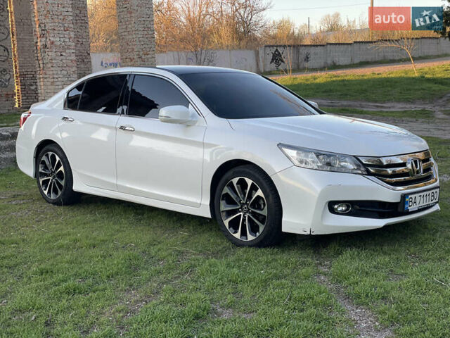 Белый Хонда Аккорд, объемом двигателя 2.4 л и пробегом 76 тыс. км за 16700 $, фото 3 на Automoto.ua