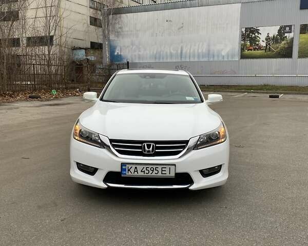Білий Хонда Аккорд, об'ємом двигуна 2.35 л та пробігом 159 тис. км за 15000 $, фото 23 на Automoto.ua