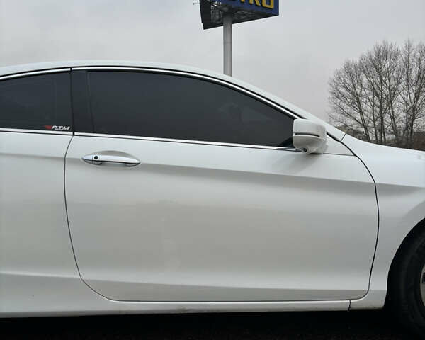 Белый Хонда Аккорд, объемом двигателя 2.36 л и пробегом 180 тыс. км за 13000 $, фото 15 на Automoto.ua