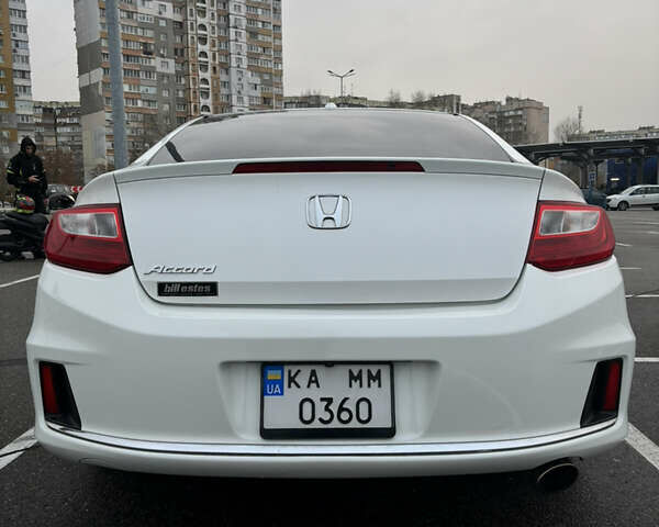 Белый Хонда Аккорд, объемом двигателя 2.36 л и пробегом 180 тыс. км за 13000 $, фото 19 на Automoto.ua