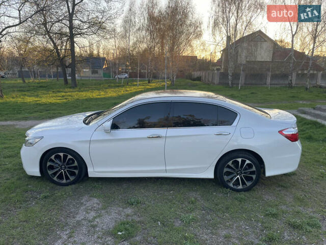 Белый Хонда Аккорд, объемом двигателя 2.4 л и пробегом 76 тыс. км за 16700 $, фото 9 на Automoto.ua