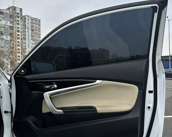Белый Хонда Аккорд, объемом двигателя 2.36 л и пробегом 180 тыс. км за 13000 $, фото 42 на Automoto.ua