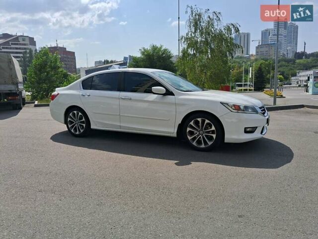 Білий Хонда Аккорд, об'ємом двигуна 2.4 л та пробігом 126 тис. км за 12500 $, фото 1 на Automoto.ua