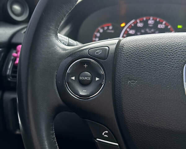 Белый Хонда Аккорд, объемом двигателя 2.36 л и пробегом 180 тыс. км за 13000 $, фото 59 на Automoto.ua