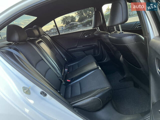 Белый Хонда Аккорд, объемом двигателя 2.4 л и пробегом 150 тыс. км за 12700 $, фото 21 на Automoto.ua