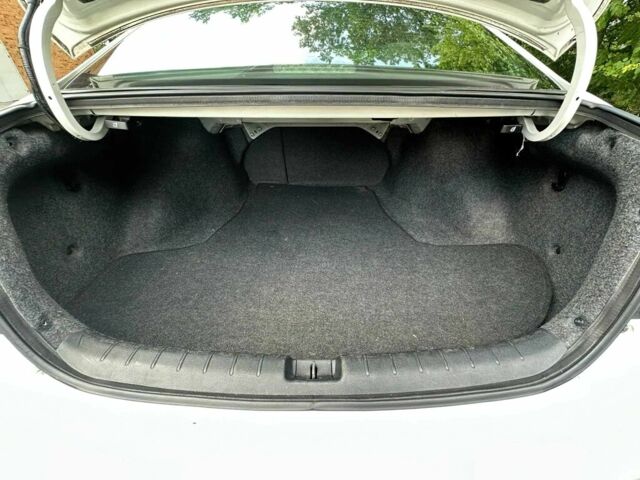 Белый Хонда Аккорд, объемом двигателя 2.4 л и пробегом 70 тыс. км за 9000 $, фото 6 на Automoto.ua