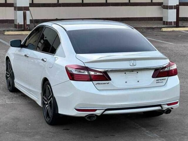 Білий Хонда Аккорд, об'ємом двигуна 2.4 л та пробігом 61 тис. км за 4100 $, фото 4 на Automoto.ua