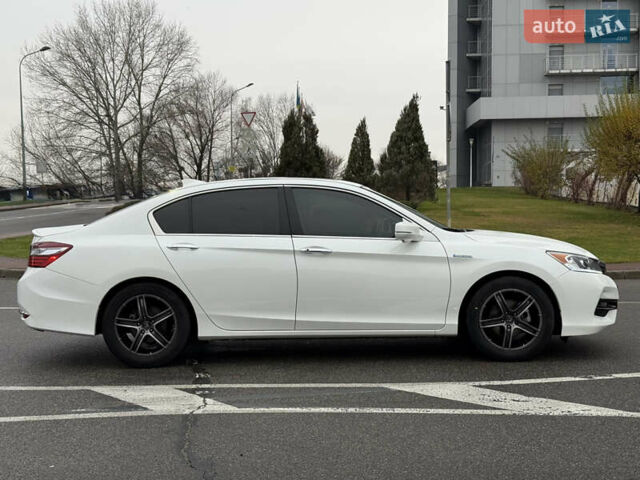 Белый Хонда Аккорд, объемом двигателя 2 л и пробегом 259 тыс. км за 14300 $, фото 6 на Automoto.ua