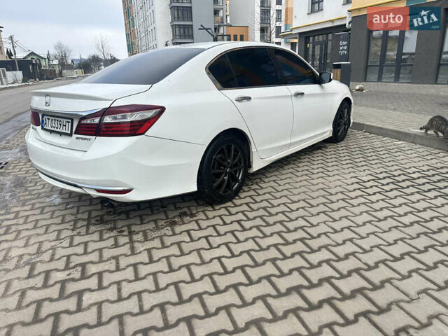 Белый Хонда Аккорд, объемом двигателя 2.36 л и пробегом 112 тыс. км за 13555 $, фото 3 на Automoto.ua