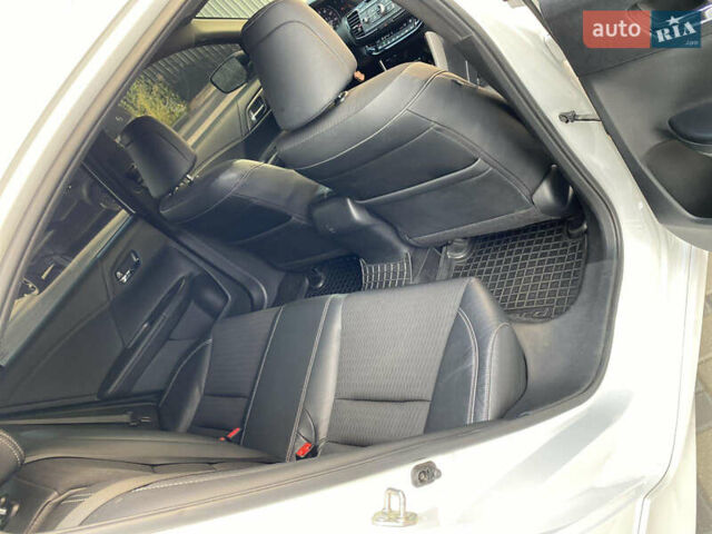 Белый Хонда Аккорд, объемом двигателя 2.36 л и пробегом 171 тыс. км за 10900 $, фото 15 на Automoto.ua