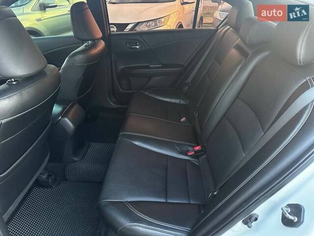 Белый Хонда Аккорд, объемом двигателя 2.36 л и пробегом 10 тыс. км за 15800 $, фото 13 на Automoto.ua