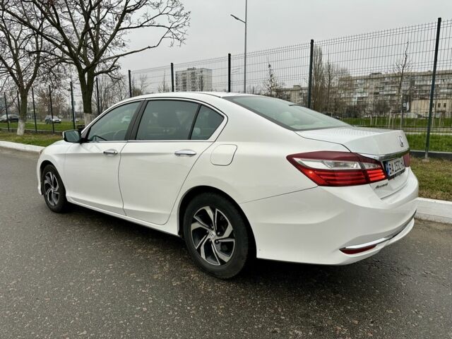 Белый Хонда Аккорд, объемом двигателя 2.4 л и пробегом 187 тыс. км за 12990 $, фото 3 на Automoto.ua