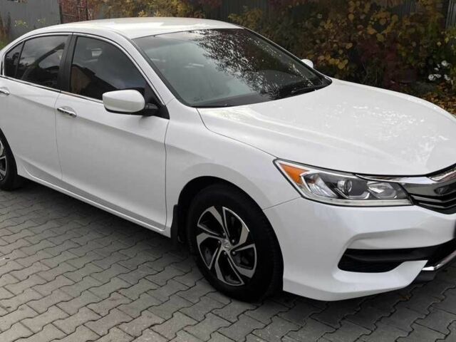 Білий Хонда Аккорд, об'ємом двигуна 2.4 л та пробігом 196 тис. км за 11500 $, фото 7 на Automoto.ua