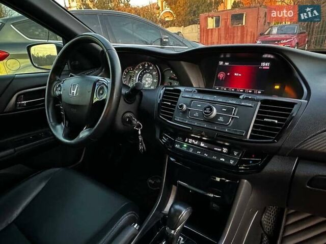 Белый Хонда Аккорд, объемом двигателя 2.36 л и пробегом 10 тыс. км за 15800 $, фото 18 на Automoto.ua